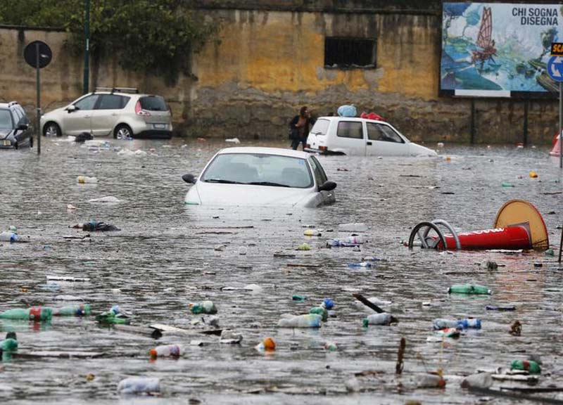 Maltempo, l’Italia sconvolta dalle piogge. Cinque morti Maltempo, l’Italia sconvolta dalle piogge. Cinque morti