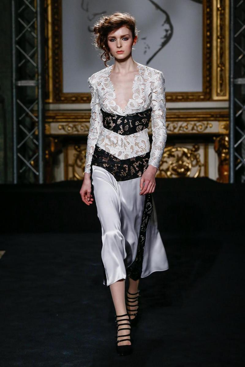 Moda Donna, dal look principesco allo stile folk-glamour. Le tendenze Moda Donna, dal look principesco allo stile folk-glamour. Le tendenze
