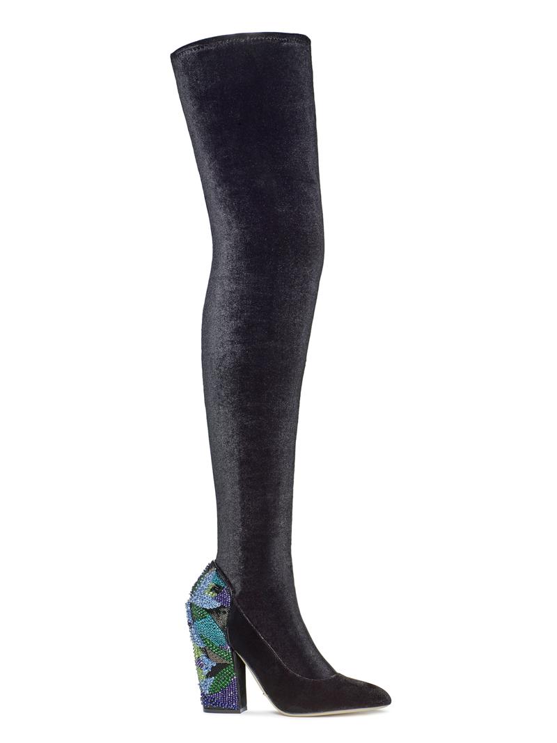 Scarpe scultura addolcite da glitter, fiocchi e nappine Scarpe scultura addolcite da glitter, fiocchi e nappine