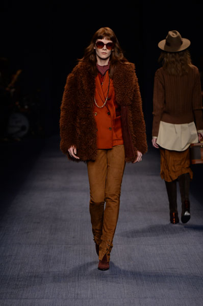 Moda Donna, dal look principesco allo stile folk-glamour. Le tendenze Moda Donna, dal look principesco allo stile folk-glamour. Le tendenze