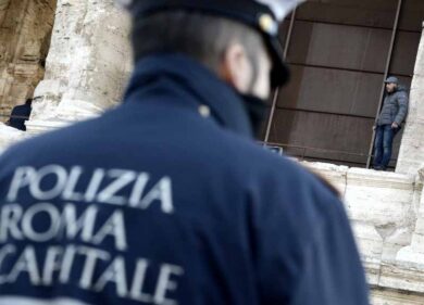 Topi al Colosseo, chiusa la biglietteria. Era stata inaugurata soltanto a dicembre