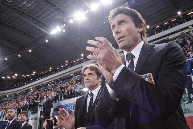 Chelsea, Abramovic annuncia ai calciatori l’arrivo di Antonio Conte Chelsea, Abramovic annuncia ai calciatori l’arrivo di Antonio Conte
