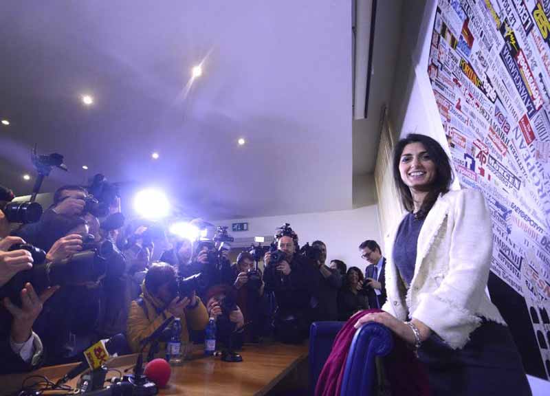 Storace dichiara guerra alla Raggi. “E’ una somma di banalità, basta balle” Storace dichiara guerra alla Raggi. “E’ una somma di banalità, basta balle”