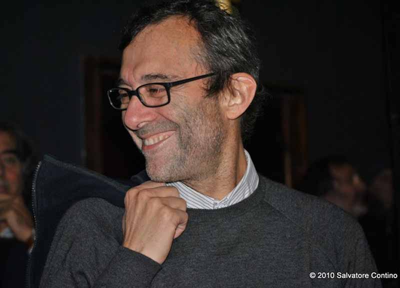 Giachetti vince ma spacca il Pd. Affluenza flop: 50mila ai seggi Giachetti vince ma spacca il Pd. Affluenza flop: 50mila ai seggi