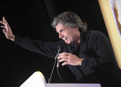 Dedicato a Alfio Marchini candidato sindaco. Tram che sfrecciano, rom come boy scout