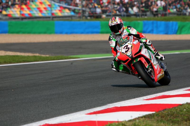 MotoGp, colpo di scena: Biaggi nel box di Lorenzo. Che sfida a Vale Rossi MotoGp, colpo di scena: Biaggi nel box di Lorenzo. Che sfida a Vale Rossi