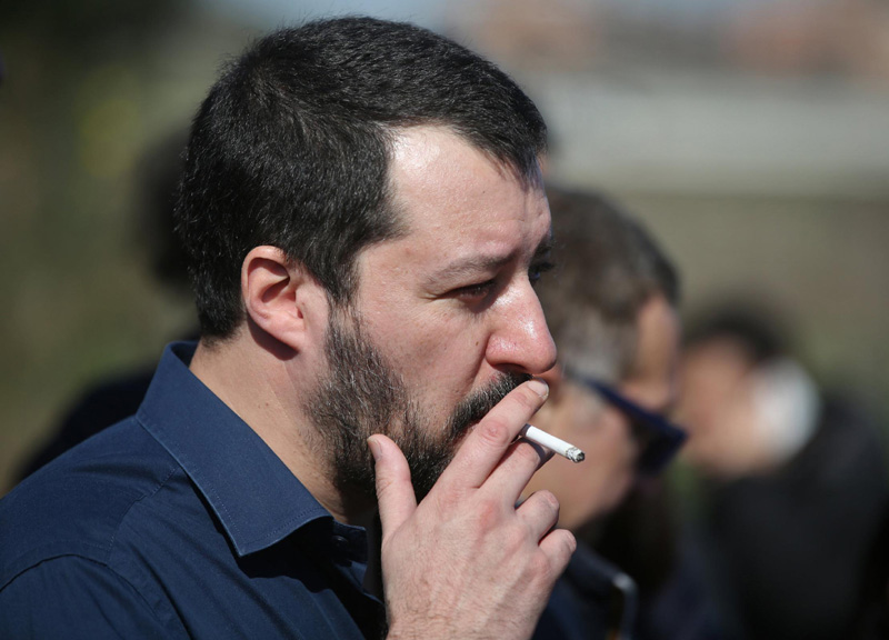 Maroni – Salvini, la Lega litiga per Roma. Pivetti: “Primarie o con Bertolaso si perde” Maroni – Salvini, la Lega litiga per Roma. Pivetti: “Primarie o con Bertolaso si perde”