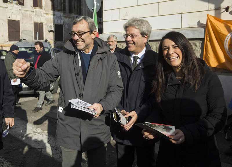 Raggi incontenibile, sganassoni ai dem. “Roberto Giachetti è il Pd di Mafia Capitale” Raggi incontenibile, sganassoni ai dem. “Roberto Giachetti è il Pd di Mafia Capitale”