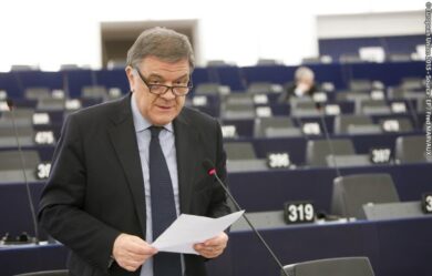 Migranti, Panzeri ad Affari: “Sanzioni a chi rifiuta i ricollocamenti”