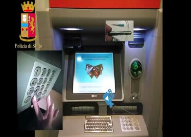 Coppietta clona in pochi giorni 600 carte di credito: arrestati