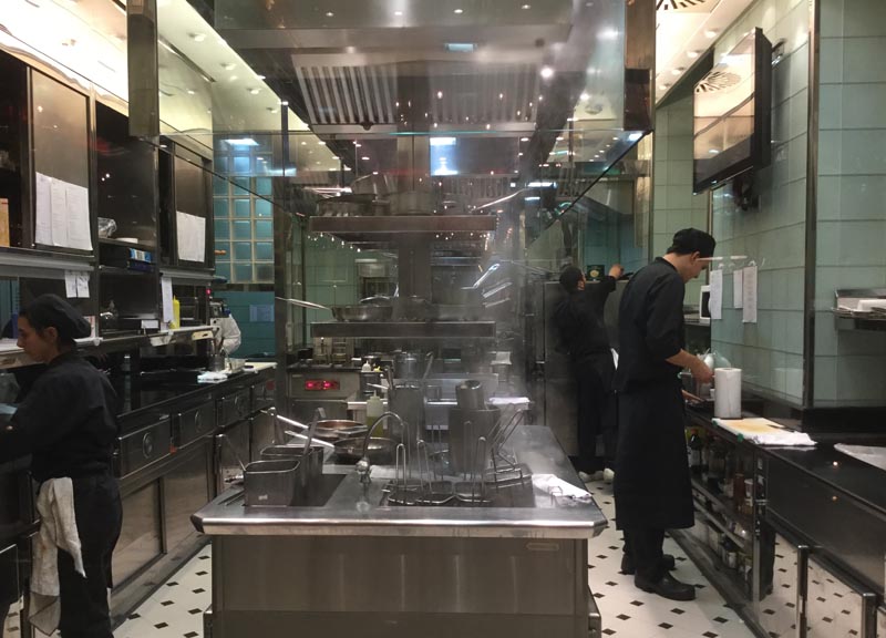Chef, ambiente, vini: l’Acanto cala tre assi, ma c’è anche il quarto Chef, ambiente, vini: l’Acanto cala tre assi, ma c’è anche il quarto