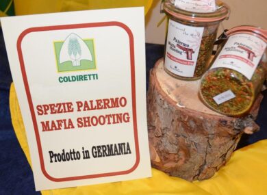 Dal caffè “Mafiozzo” al vino “Padrino”. Lo scandalo dei cibi “pro mafia”