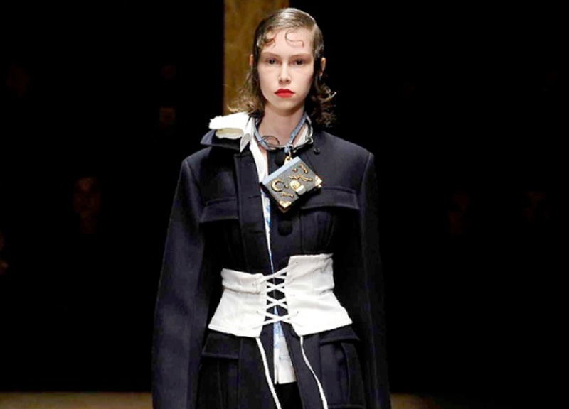 Moda, i big del lusso puntano sul web. Basta magazine, meglio Instagram Moda, i big del lusso puntano sul web. Basta magazine, meglio Instagram