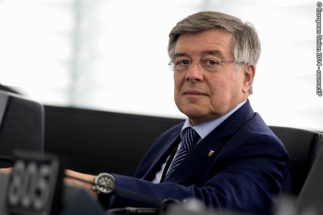 Olio tunisino, Zanonato ad Affari: “Compensazioni per gli agricoltori” Olio tunisino, Zanonato ad Affari: “Compensazioni per gli agricoltori”