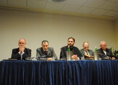 Mauro Biglino ai teologi: “Nella Bibbia non c’è traccia di Dio”