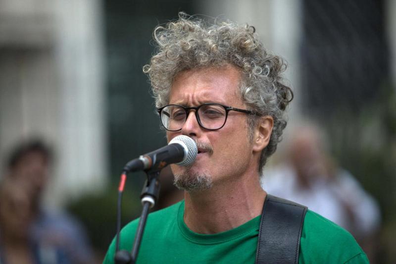 Niccolò Fabi a sorpresa diffonde il brano “Una somma di piccole cose” Niccolò Fabi a sorpresa diffonde il brano “Una somma di piccole cose”