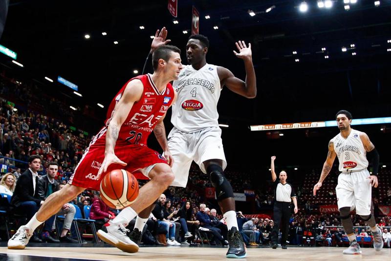 L’Olimpia Milano soffre ma batte Caserta: è primato solitario in classifica L’Olimpia Milano soffre ma batte Caserta: è primato solitario in classifica
