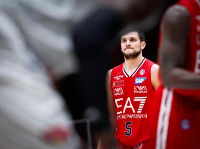 L’Olimpia Milano soffre ma batte Caserta: è primato solitario in classifica