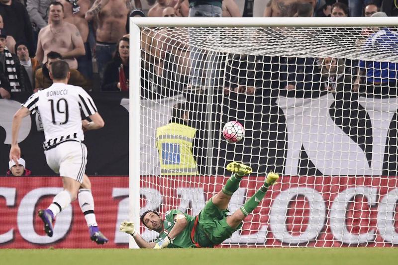 Buffon, la brutta notizia: Carrarese ufficialmente fallita
