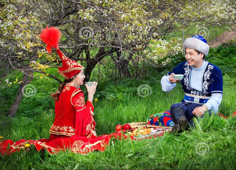 Le mele hanno origini lontane: le montagne Tian Shan in Kazakhstan Le mele hanno origini lontane: le montagne Tian Shan in Kazakhstan