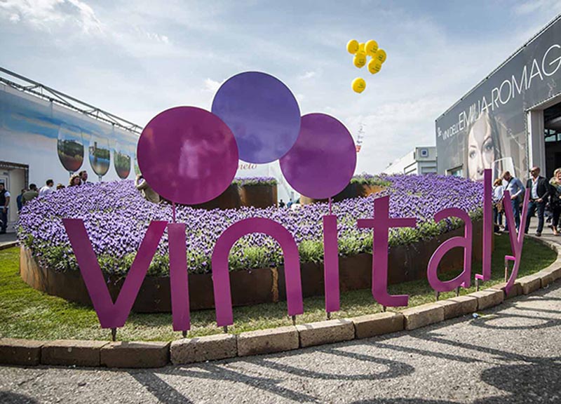 Vinitaly numero 50: per festeggiarlo Mattarella e Renzi Vinitaly numero 50: per festeggiarlo Mattarella e Renzi