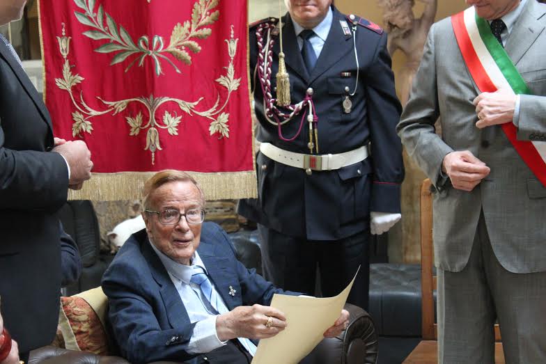 Franco Zeffirelli: “Italia midollo del mondo. Renzi? Meglio non parlare” Franco Zeffirelli: “Italia midollo del mondo. Renzi? Meglio non parlare”