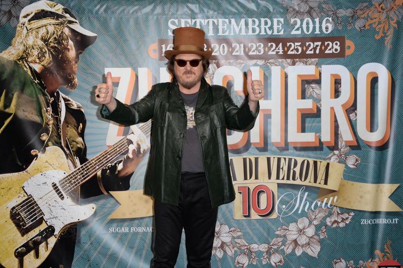 Black Cat, il 29 aprile nuovo album di Zucchero. E c’è anche Bono Vox Black Cat, il 29 aprile nuovo album di Zucchero. E c’è anche Bono Vox