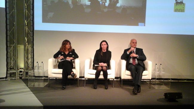 Eni, Descalzi taglia costi e investimenti. Ma la cedola rimane a 80 cent