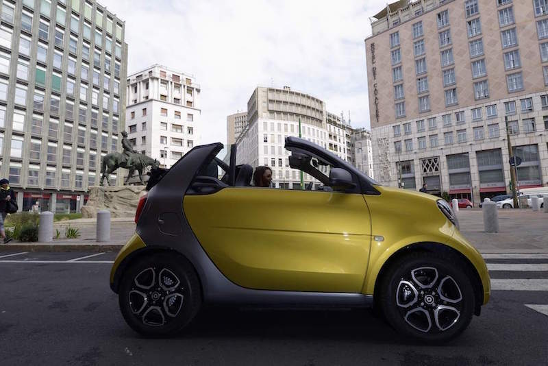 La nuova Smart fortwo perde la testa La nuova Smart fortwo perde la testa
