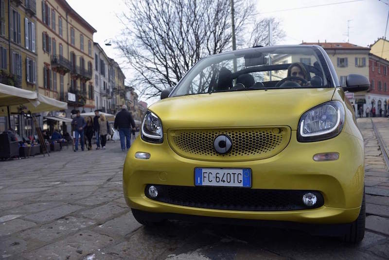 La nuova Smart fortwo perde la testa La nuova Smart fortwo perde la testa