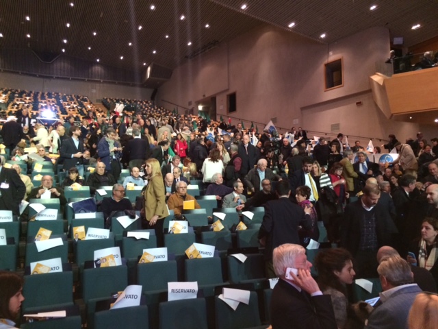 Comunali 2016, Parisi riempie il Dal Verme Comunali 2016, Parisi riempie il Dal Verme