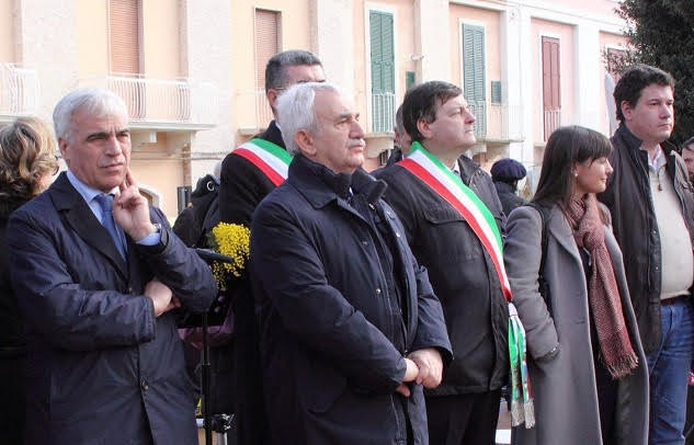 Serracchiani manifestava in Puglia contro le trivelle. FOTO Serracchiani manifestava in Puglia contro le trivelle. FOTO