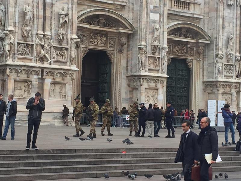 Bruxelles, Milano ora ha paura. L’indagine: timore attentati in metro e ai concerti Bruxelles, Milano ora ha paura. L’indagine: timore attentati in metro e ai concerti