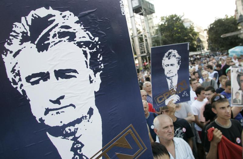 Aja, Karadzic responsabile del genocidio Srebrenica: 40 anni di condanna Aja, Karadzic responsabile del genocidio Srebrenica: 40 anni di condanna