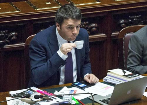 Governo, Renzi a Berlusconi: collaborazione solo se… Il retroscena Governo, Renzi a Berlusconi: collaborazione solo se… Il retroscena