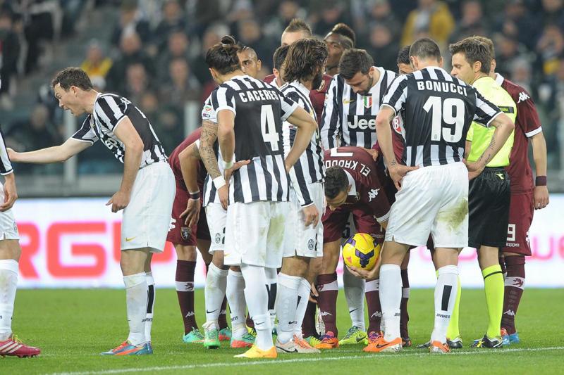 Juventus, Caceres verso il Napoli a parametro zero Juventus, Caceres verso il Napoli a parametro zero