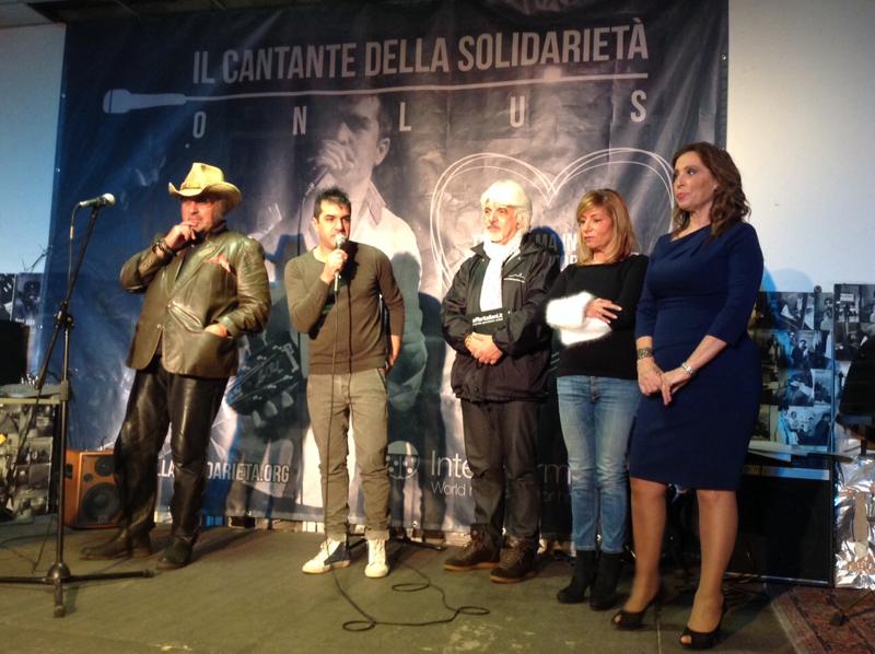 Il Cantante della Solidarietà Salvatore Ranieri si racconta in un libro Il Cantante della Solidarietà Salvatore Ranieri si racconta in un libro