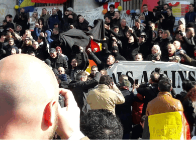 Tensione a Bruxelles, neonazisti in piazza