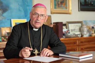 Islam, mi inchino alle parole di monsignor Pieronek per cui il Corano è un testo intriso di violenza e l’immigrazione va limitata