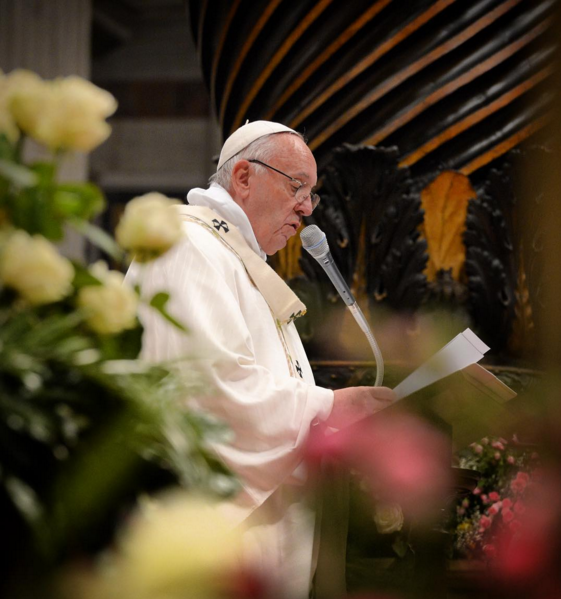 Francesco su Instagram e Twitter: la prima Pasqua social di un Papa Francesco su Instagram e Twitter: la prima Pasqua social di un Papa