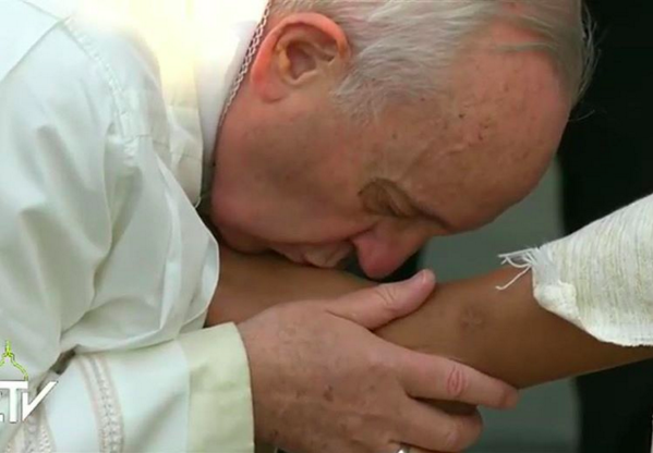 Francesco su Instagram e Twitter: la prima Pasqua social di un Papa Francesco su Instagram e Twitter: la prima Pasqua social di un Papa