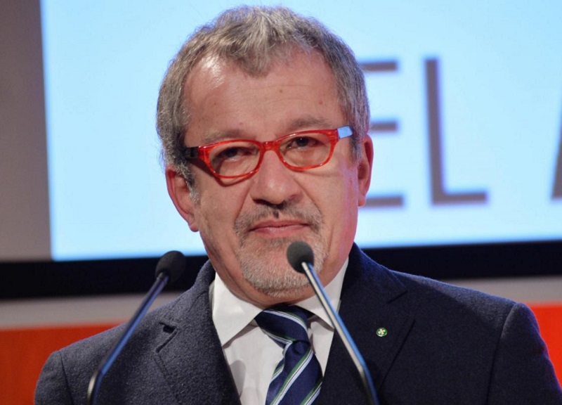 Islam, Maroni: battuto Renzi, legge anti-moschee resta in vigore Islam, Maroni: battuto Renzi, legge anti-moschee resta in vigore