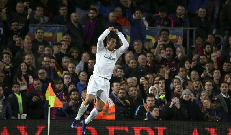 Barça beffato al Camp Nou dal Real Madrid. CR7 re del Clasico Barça beffato al Camp Nou dal Real Madrid. CR7 re del Clasico