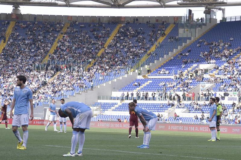 Lazio, squadra in ritiro. Lotito pensa all’esonero di Pioli Lazio, squadra in ritiro. Lotito pensa all’esonero di Pioli