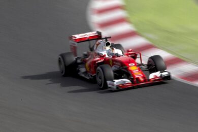 F.1: Gp Bahrain, Vettel si ritira nel giro ricognizione. “Che frustrazione”