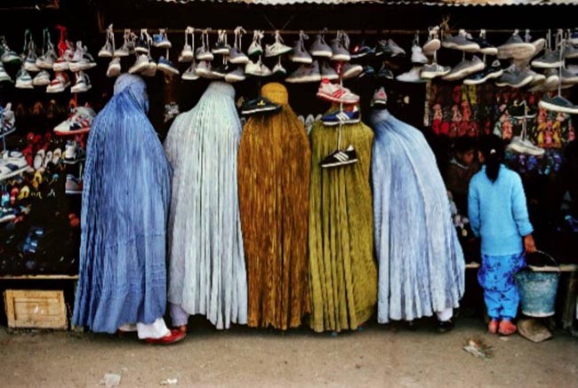 Steve McCurry, maestro della fotografia contemporanea, in mostra a Venaria Steve McCurry, maestro della fotografia contemporanea, in mostra a Venaria