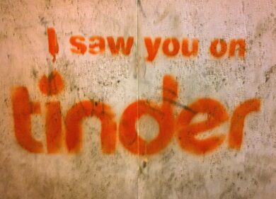 Tinder, ecco come scoprire se il tuo partner ci prova