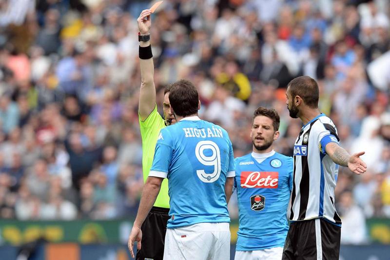 Higuain 4 turni: ecco, la telefonata-gaffe del Giudice Sportivo Tosel Higuain 4 turni: ecco, la telefonata-gaffe del Giudice Sportivo Tosel