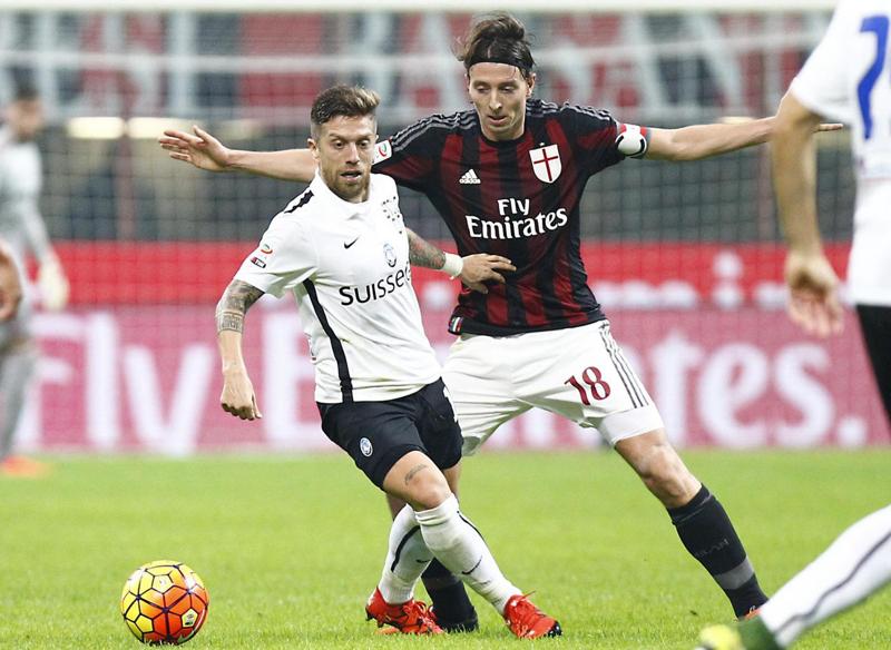 Milan-Juventus, Mihajlovic in ansia per Montolivo. Almeno recupererà… Milan-Juventus, Mihajlovic in ansia per Montolivo. Almeno recupererà…