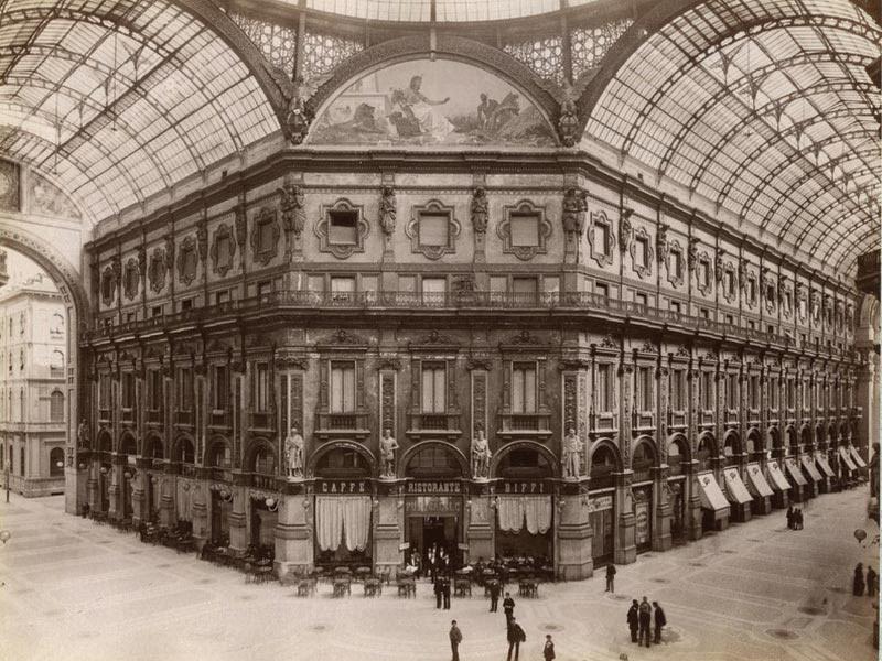 La Galleria e la caduta fatale. Architetto muore e passa alla Storia La Galleria e la caduta fatale. Architetto muore e passa alla Storia